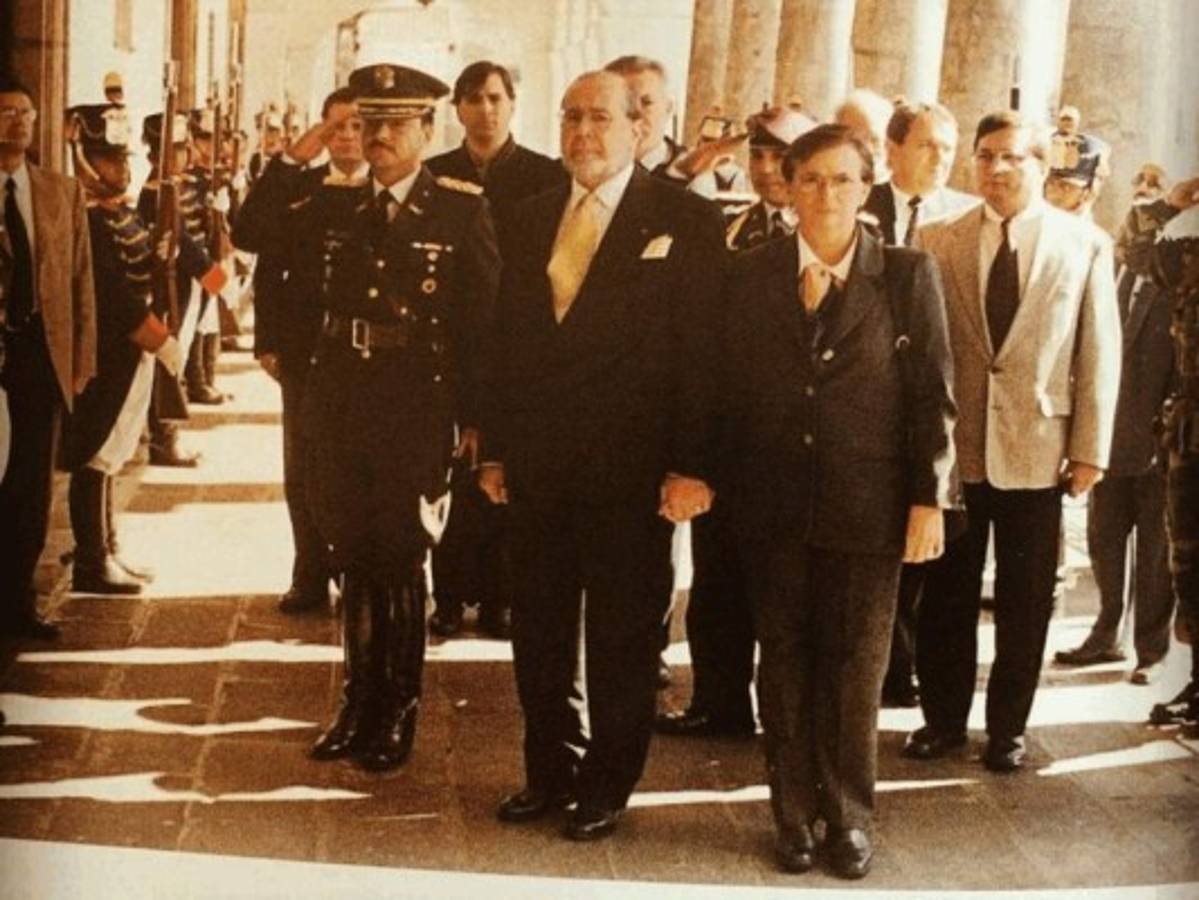 Expresidente de Ecuador que implantó la dolarización, delicado de salud en Estados Unidos