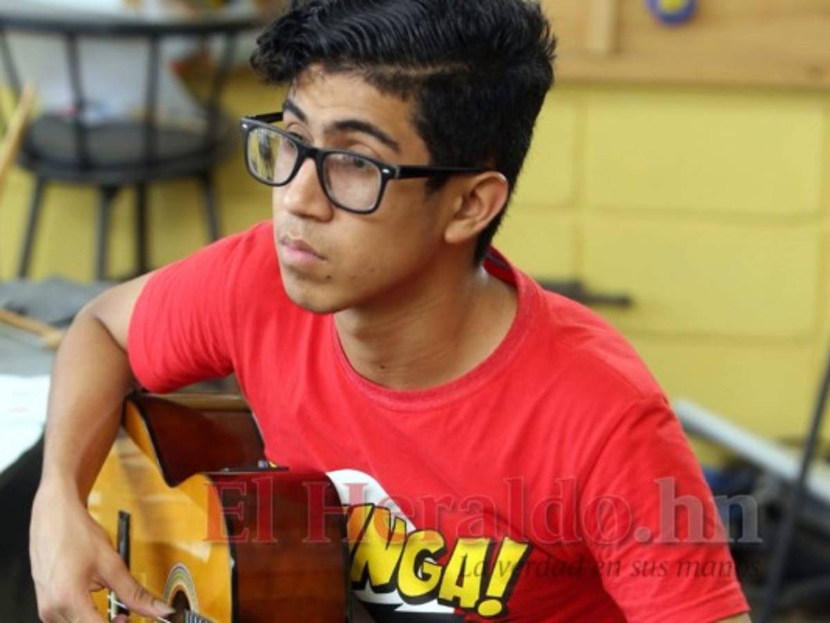 Luthierlab: en pro de la música en la UNAH