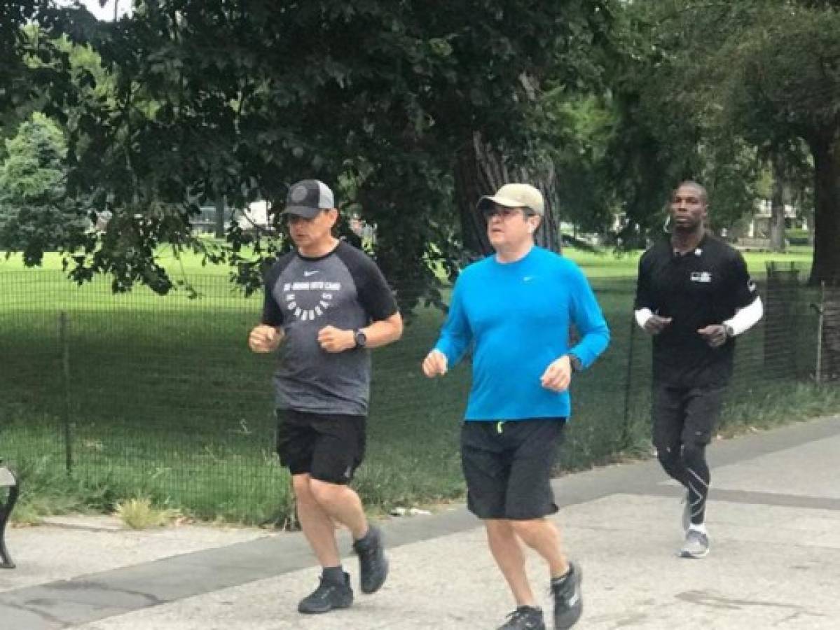 Juan Orlando Hernández mientras se ejercita en las calles de Washington. Foto cortesía Twitter