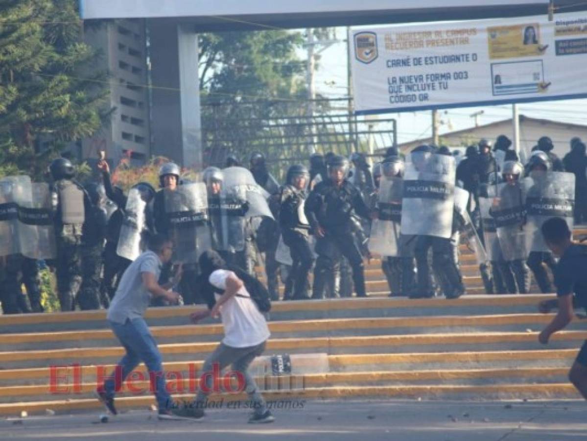 Policía Militar ataca con bala viva a estudiantes y viola autonomía de la UNAH