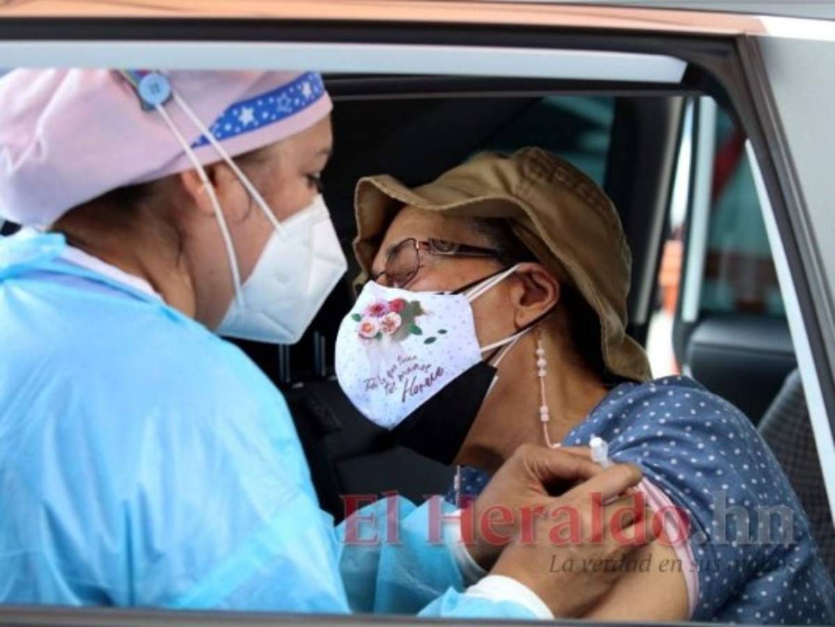 Solo el 40% de los mayores de 70 años serán vacunados en la cuarta jornada, según datos analizados del INE. Foto: El Heraldo