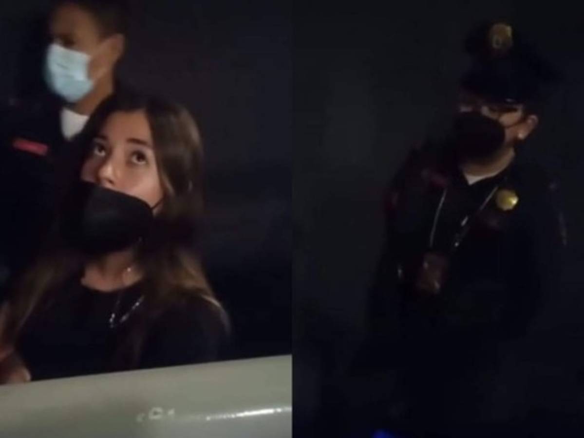 'Lady Cinépolis': Mujeres se niegan a bajar pies de butacas y amenazan con denunciar a empleado