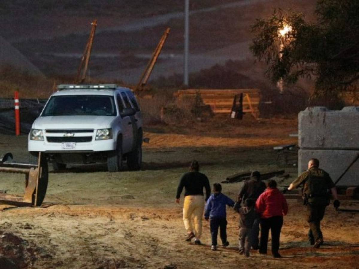 Dos de cada cinco familias detenidas en la frontera de Estados Unidos son hondureñas