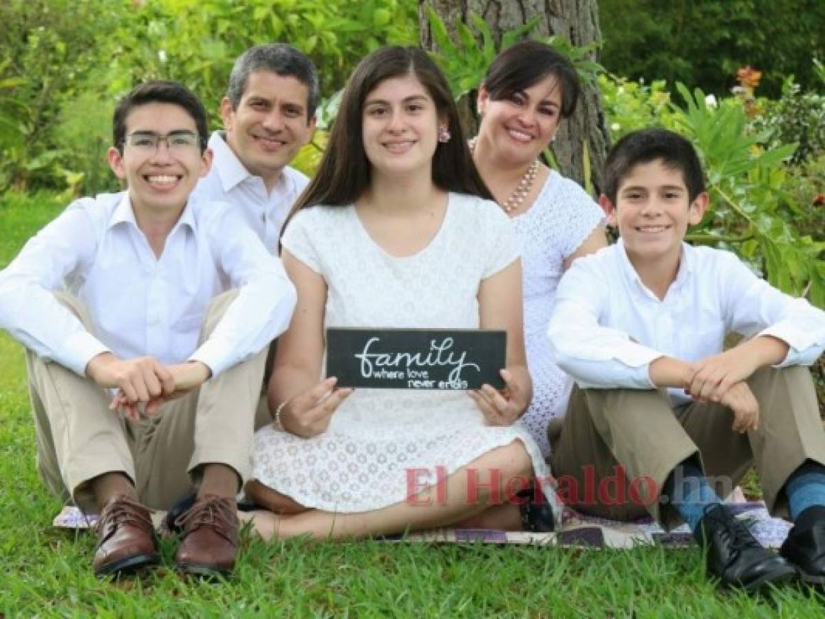 Familia Aguilar Sorto: Samuel, Armando, Sara, Celeste y Josué.