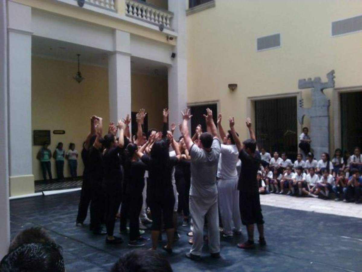 Con espectáculo de danza promueven educación artística en escuelas