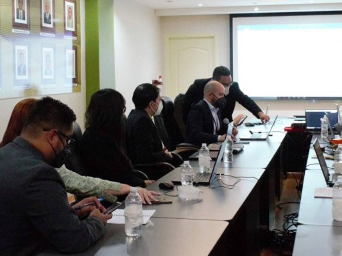 Dos empresas ofertan para transmitir resultados de las elecciones primarias en Honduras