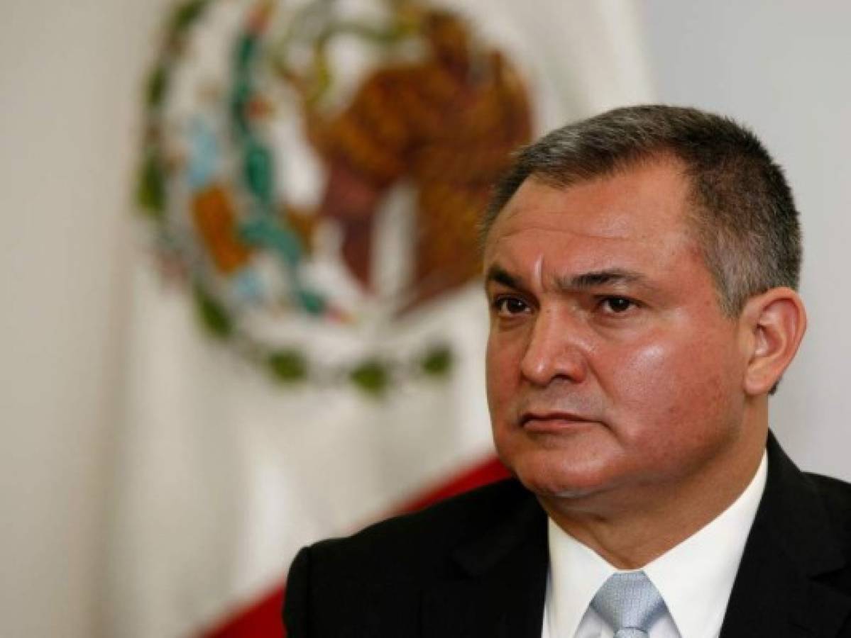 Exministro mexicano preso en EEUU por narcotráfico insiste en su inocencia