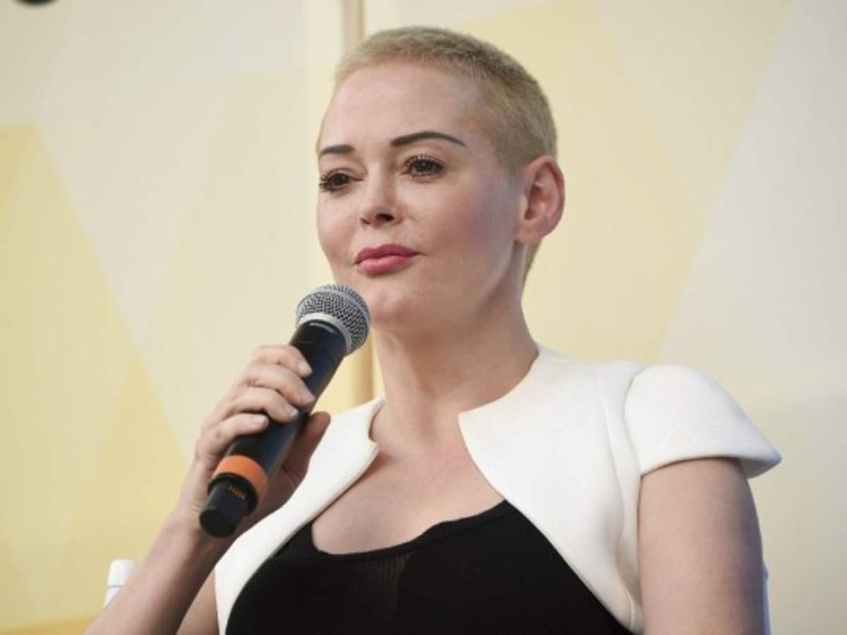 Actriz Rose McGowan acepta cargo por drogas