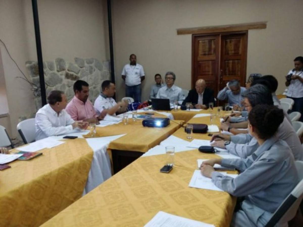 Afinan detalles para iniciar proyecto de agua potable en Comayagua