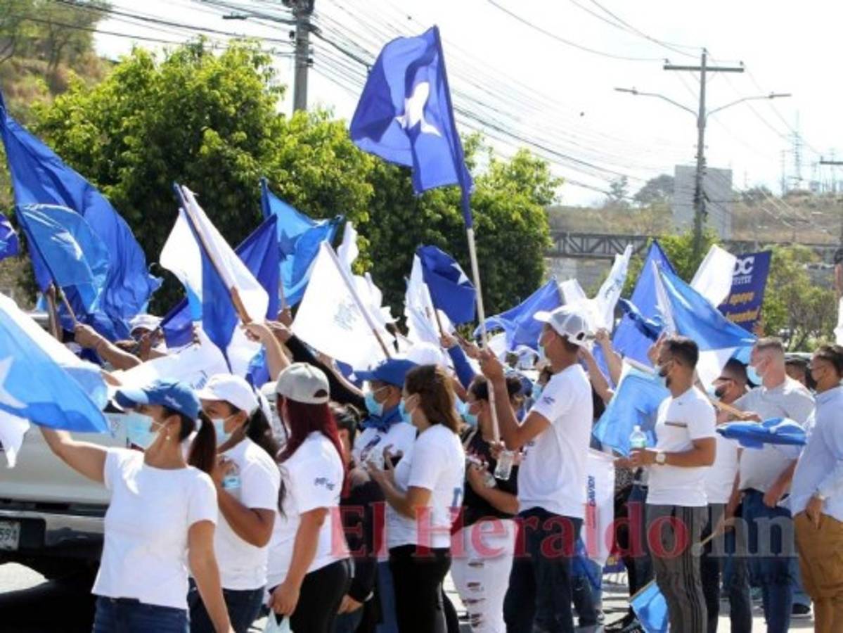 Con el inicio de la campaña electoral la próxima semana, las autoridades de Salud piden a los ciudadanos mantener el distanciamiento social y usar mascarilla. Foto: El Heraldo