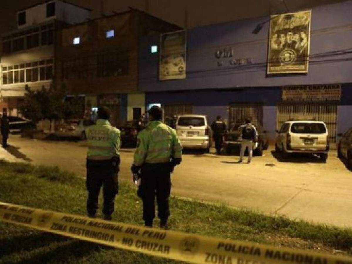 Mueren 13 personas en estampida dentro de una discoteca en Perú