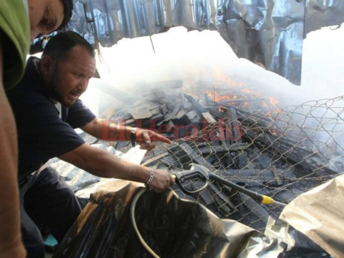 Incendio consume taller mecánico en anillo periférico de la capital de Honduras