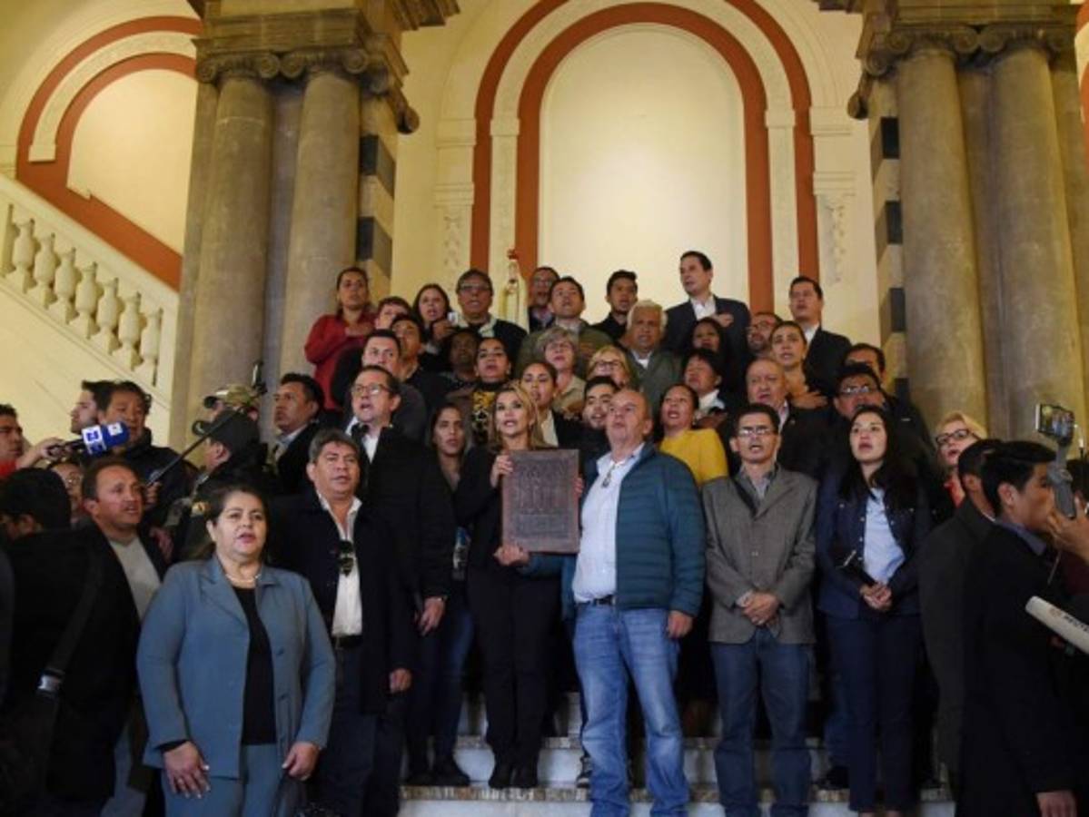 Tribunal Constitucional avala a Añez como presidenta interina de Bolivia