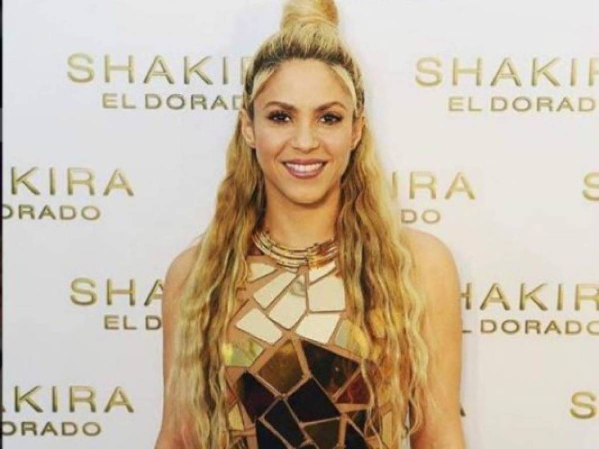¡No se salva de las burlas! Critican excesivo Photoshop en foto de Shakira