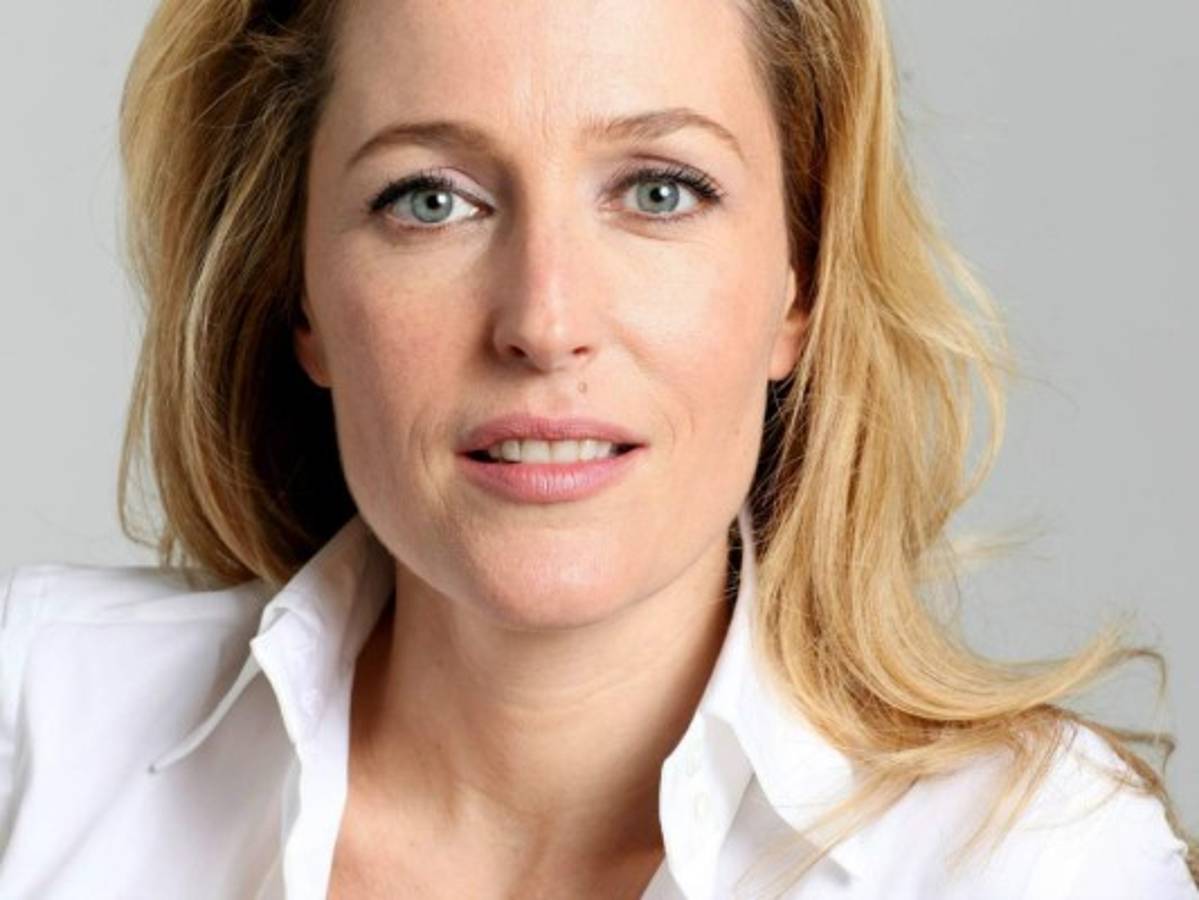 Gillian Anderson 'postulada' para ser la nueva James Bond