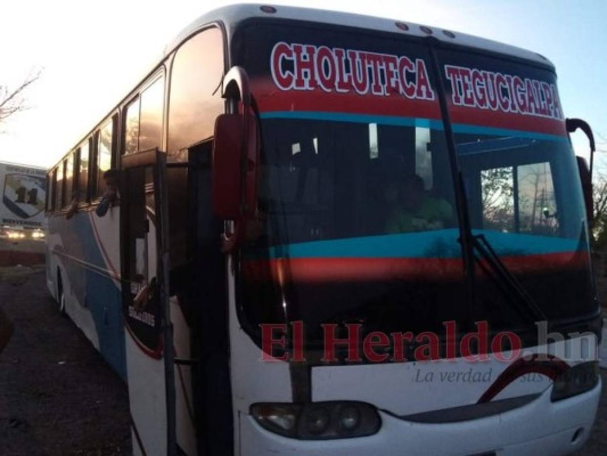 Capturan a tres 'coyotes' hondureños junto a 60 cubanos de viajaban de manera irregular