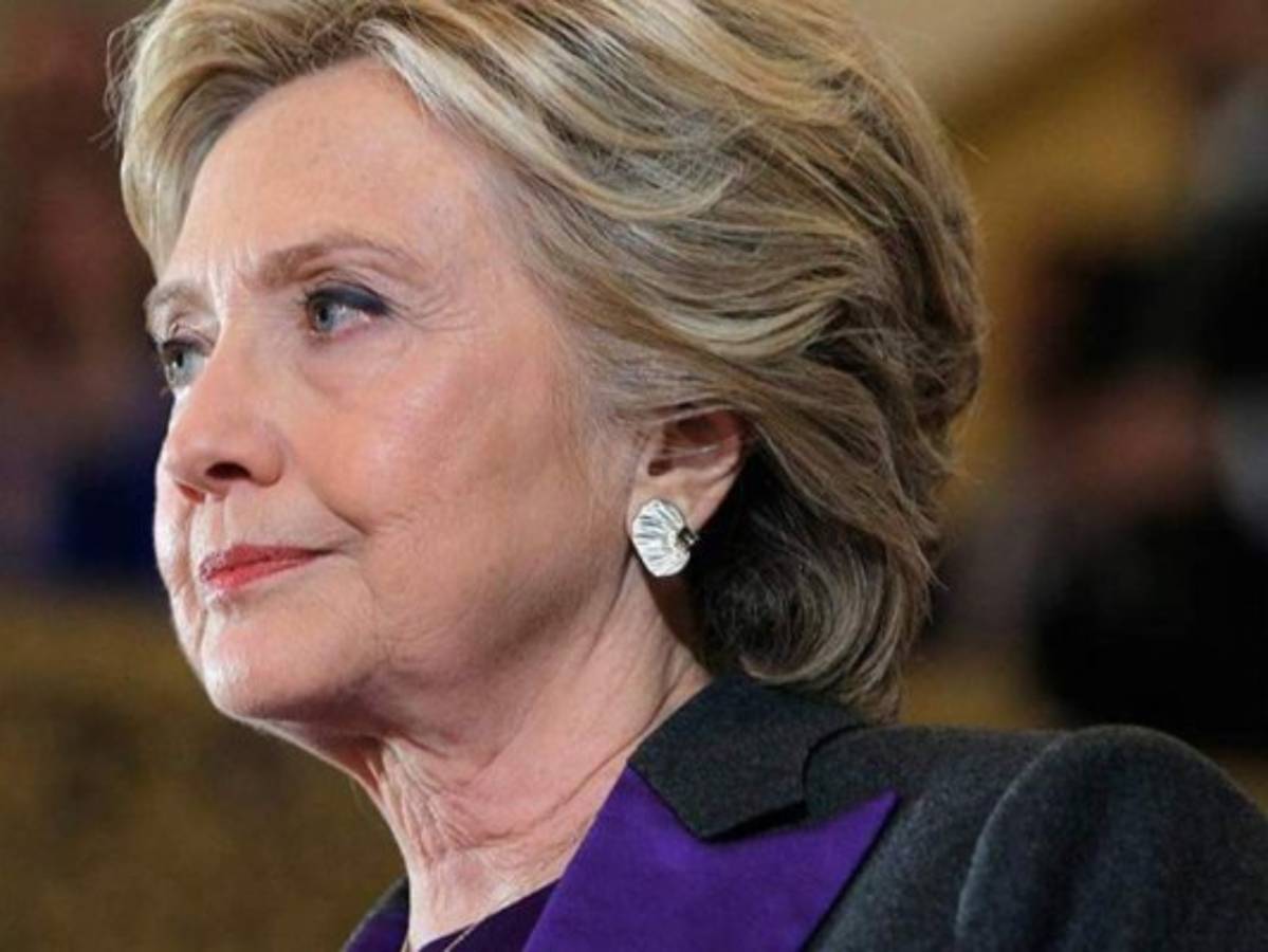 Hillary Clinton: Estados Unidos vive 'tiempos difíciles' tras amenazas de bomba   