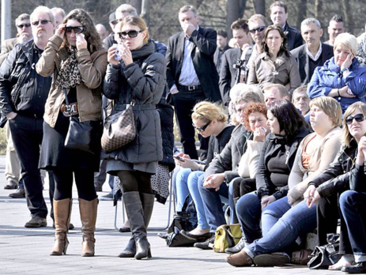 Bélgica llora la muerte de 22 niños en accidente en Suiza