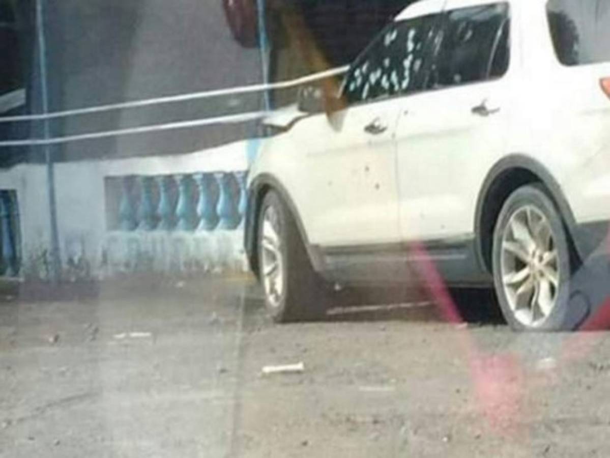 Más de 62 impactos de bala recibió el automotor.