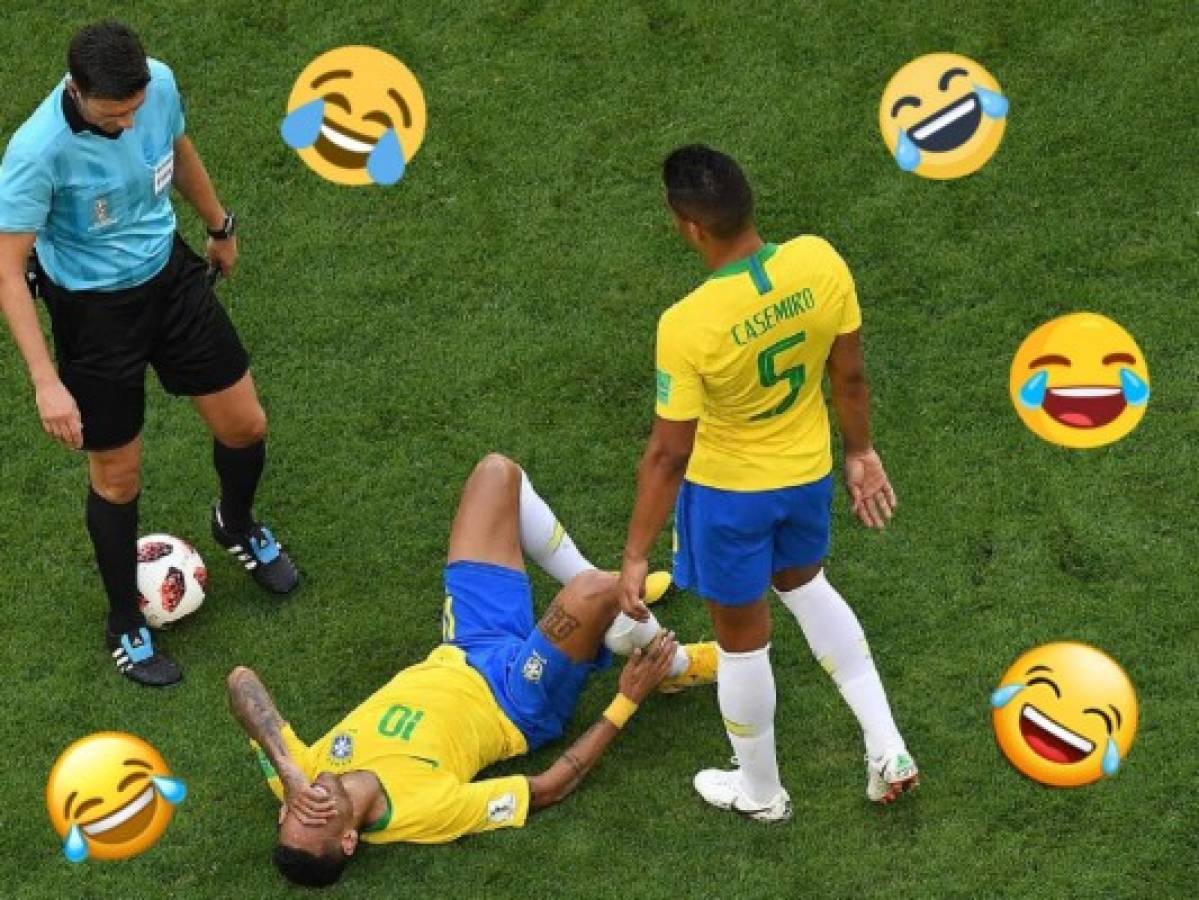 Neymar se burla de sí mismo al jugar con niños a 'caerse' en Instagram