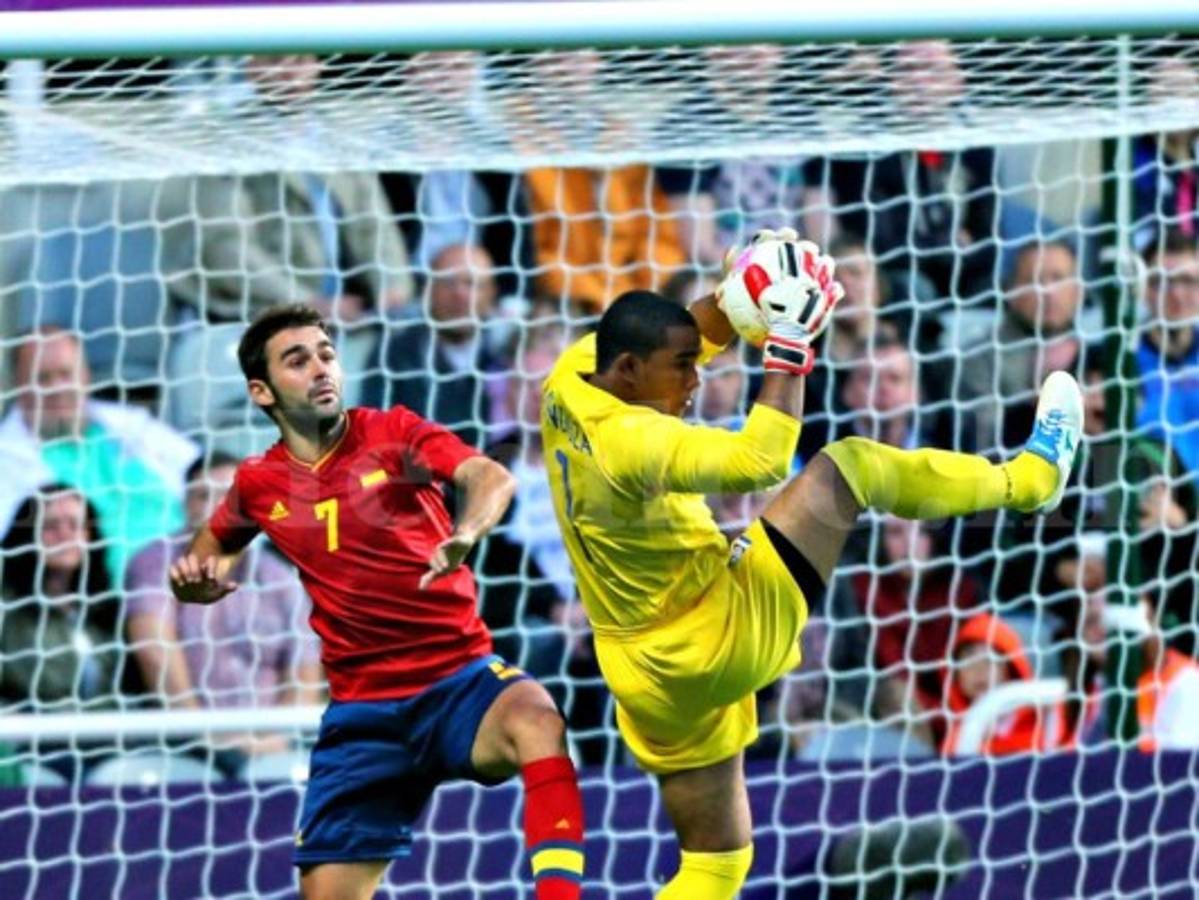 Ex seleccionado nacional sub 20, sub 23 y mayor, jugó los Juegos Olímpicos con Honduras en Londres 2012. Jugó en Estudiantes de Mérida en Venezuela, Xelajú en Guatemala, Platense, Marathón y Parrillas One en Honduras.