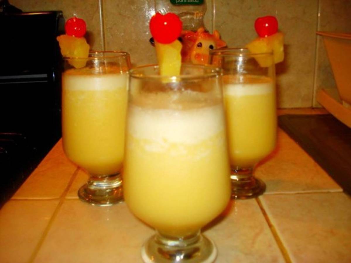 Prepara una refrescante y deliciosa piña colada ¡Perfecta para el verano!