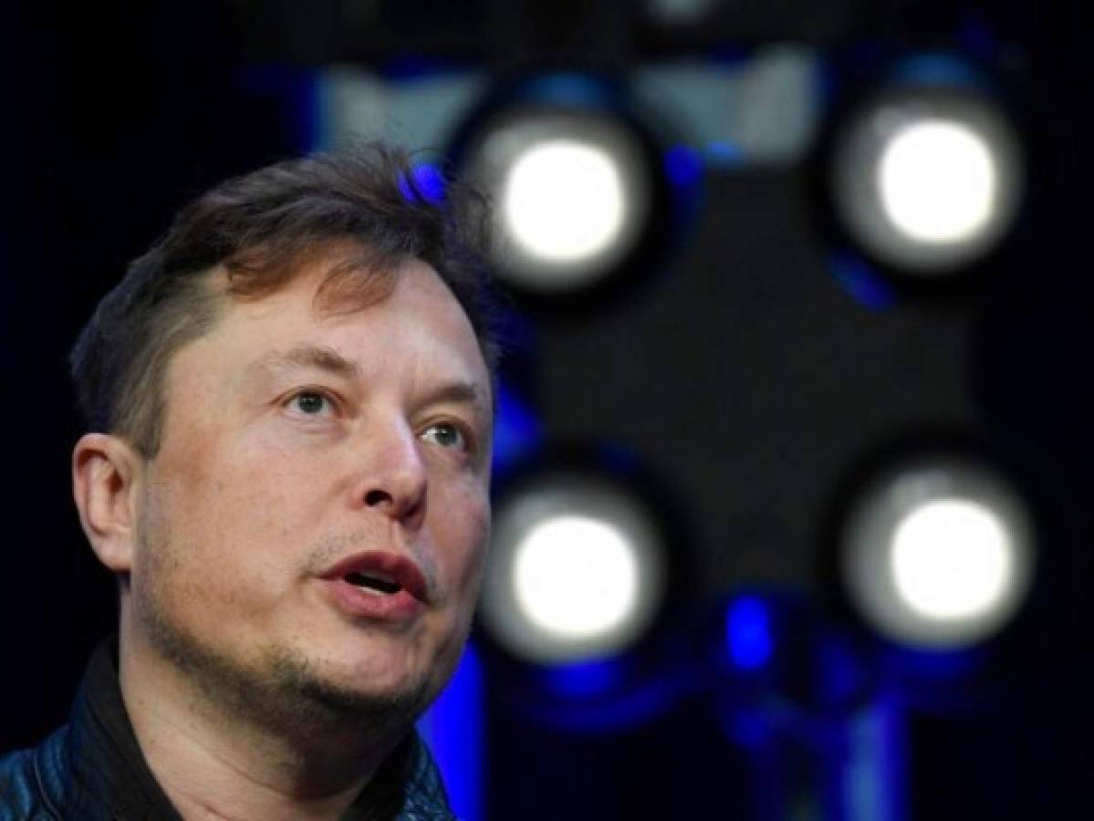Elon Musk vende acciones de Tesla por valor de 5,000 millones de dólares
