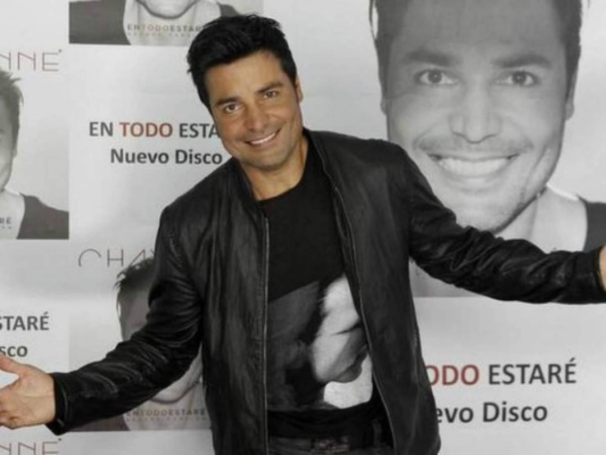 Chayanne y su hijo presumen su musculoso cuerpo