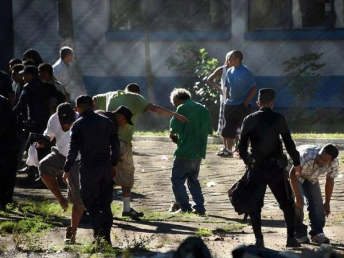 Riña en cárcel de Guatemala deja siete reos muertos y 25 heridos