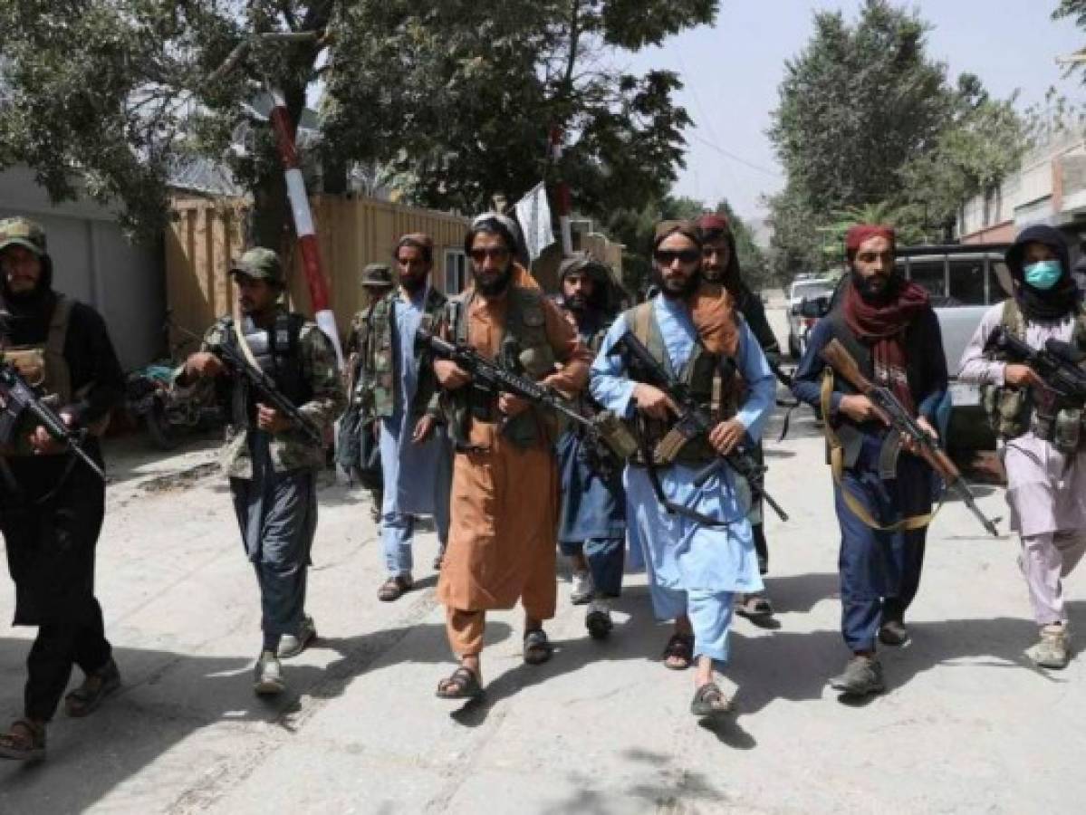 Talibanes matan a tres personas por poner música en una boda