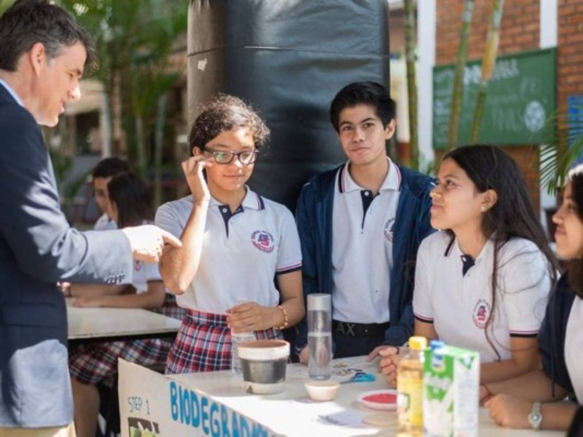 Dowal School eleva su calidad educativa con acreditación internacional