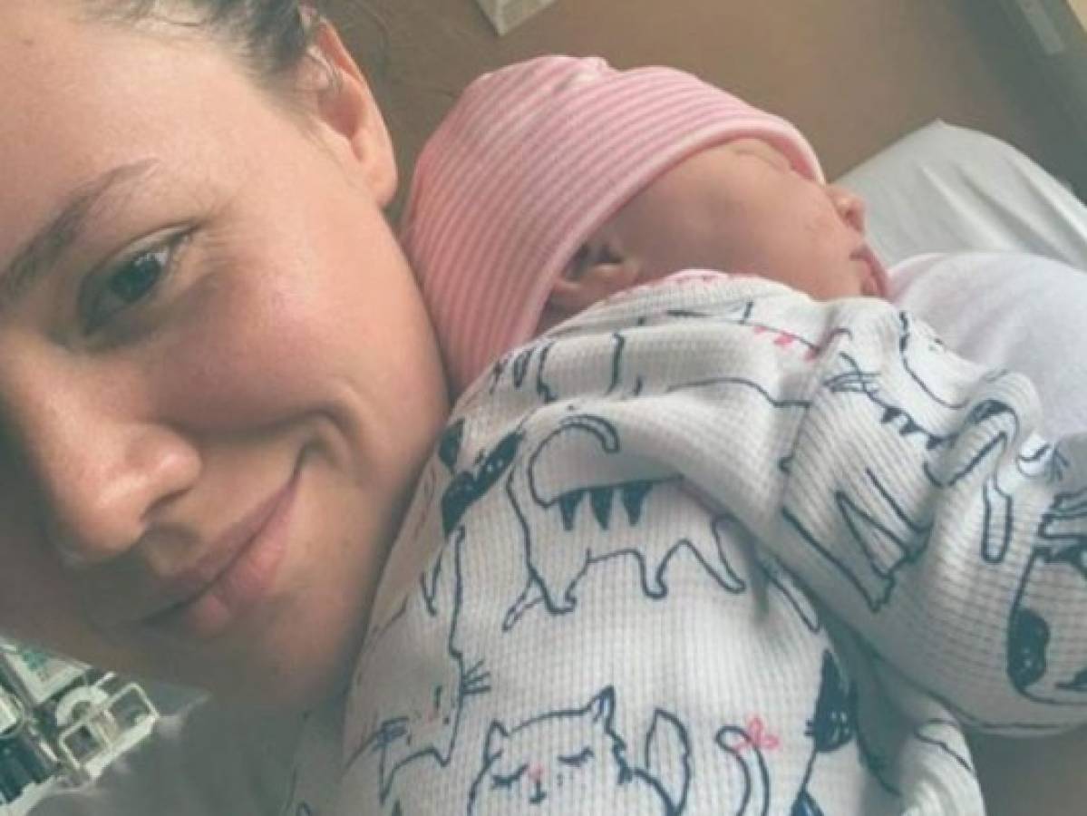 Joy Huerta, del duó Jesse y Joy, presentó a su primera hija Noah