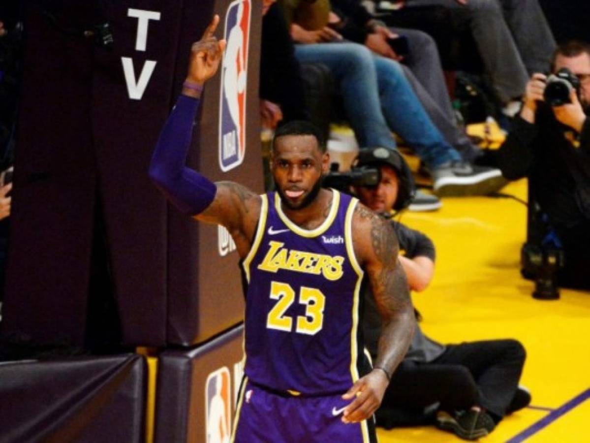 LeBron supera a Jordan, pero Lakers no levantan cabeza en la NBA