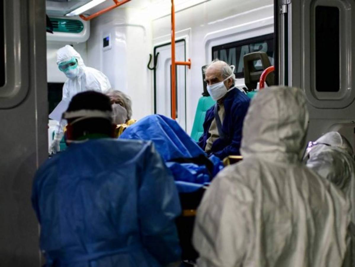 Contagios masivos de coronavirus en geriátrico de Argentina