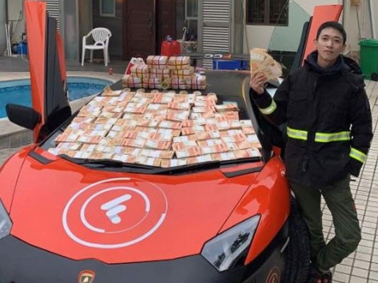 Wong Ching-kit, de 24 años y conocido en internet como el 'joven maestro de la moneda'.