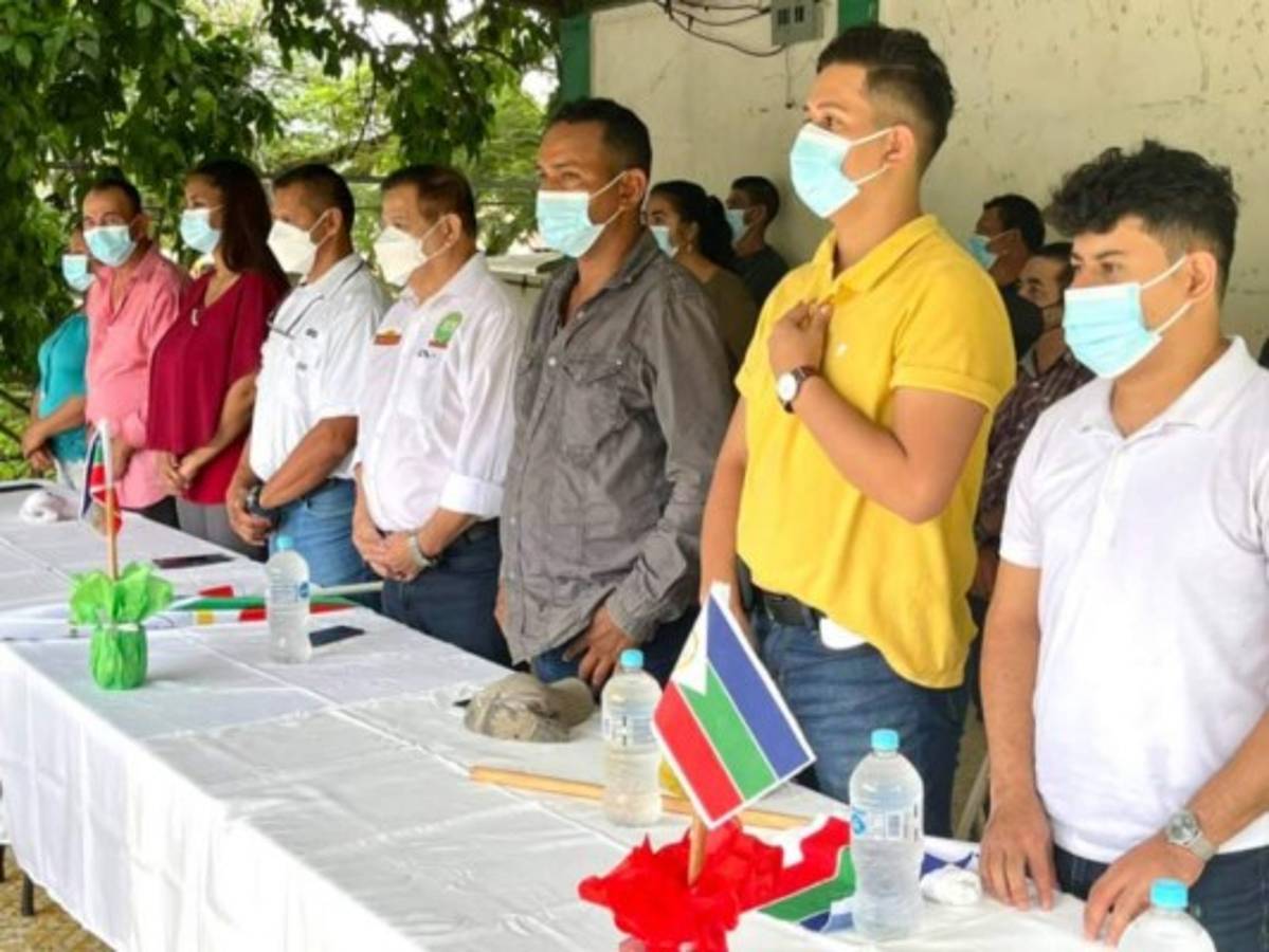 Con promesas y pidiendo voto en plancha, candidatos a la presidencia recorren Honduras (FOTOS)