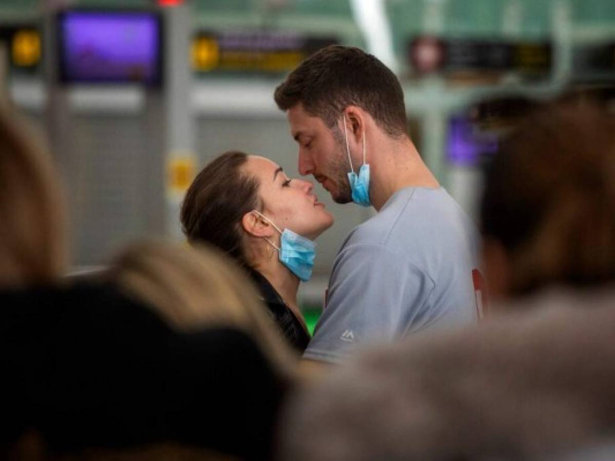 España declara estado de emergencia por 2 semanas