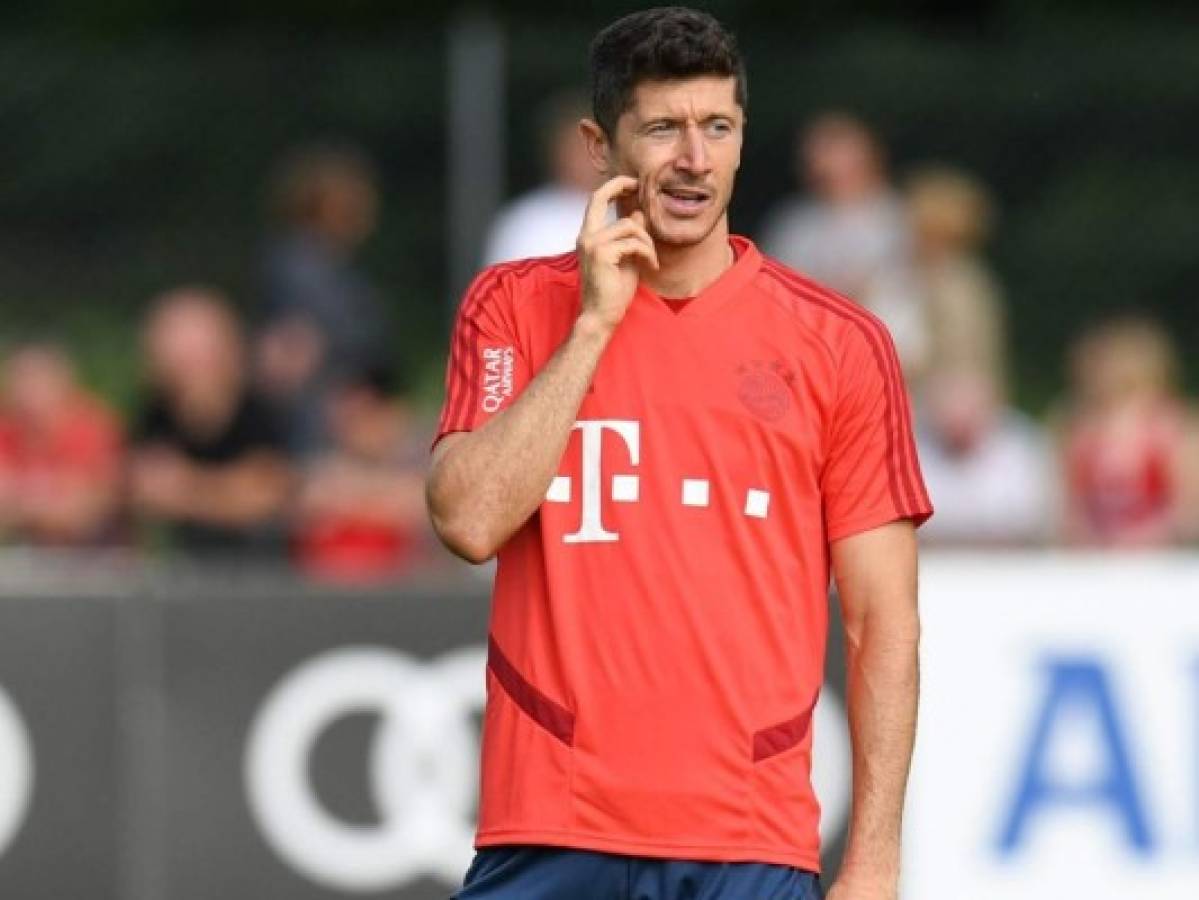 Lewandowski reclama 'tres jugadores' más al Bayern Múnich