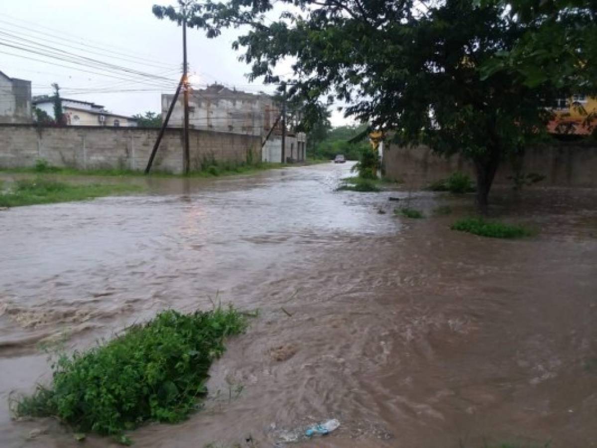 Elevan a alerta amarilla tres departamentos de Honduras por las fuertes lluvias