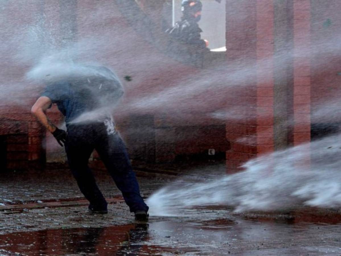 Protestas en Chile dejan 108 detenidos y 16 policías heridos