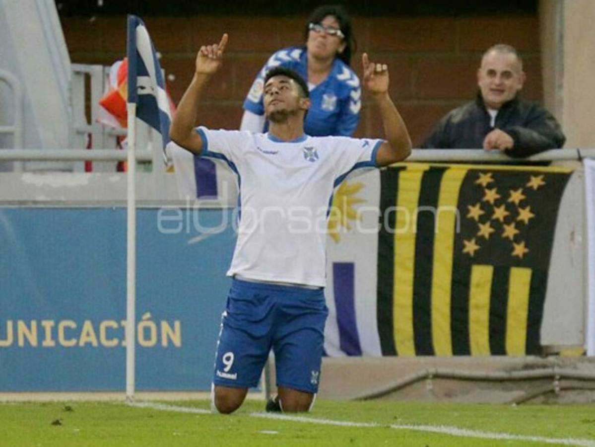 Anthony Lozano: 'Trato de dar trabajos y goles al equipo -Tenerife-...'