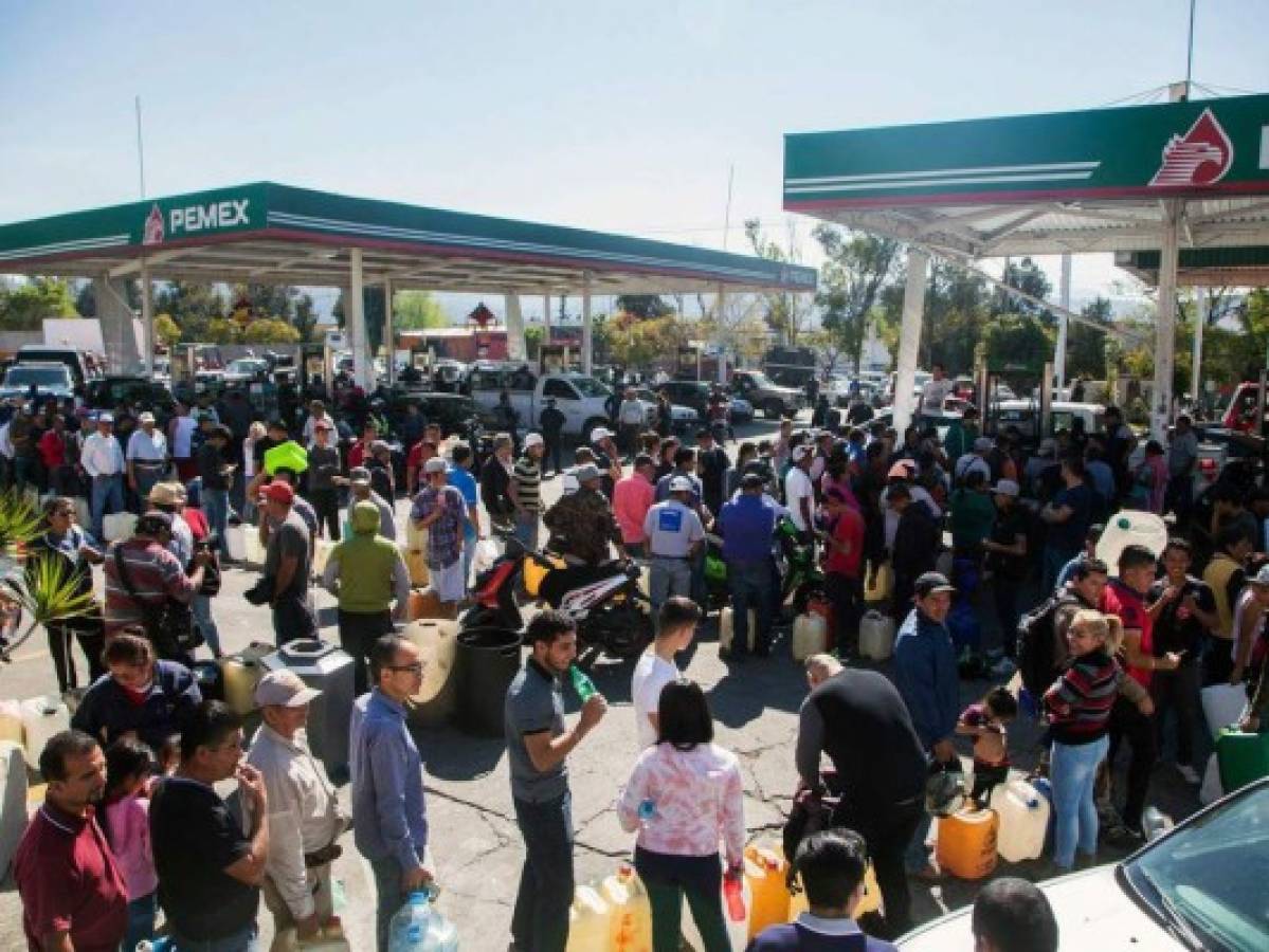 AMLO sobre crisis de combustible en México: 'Hay gasolina suficiente en el país'  