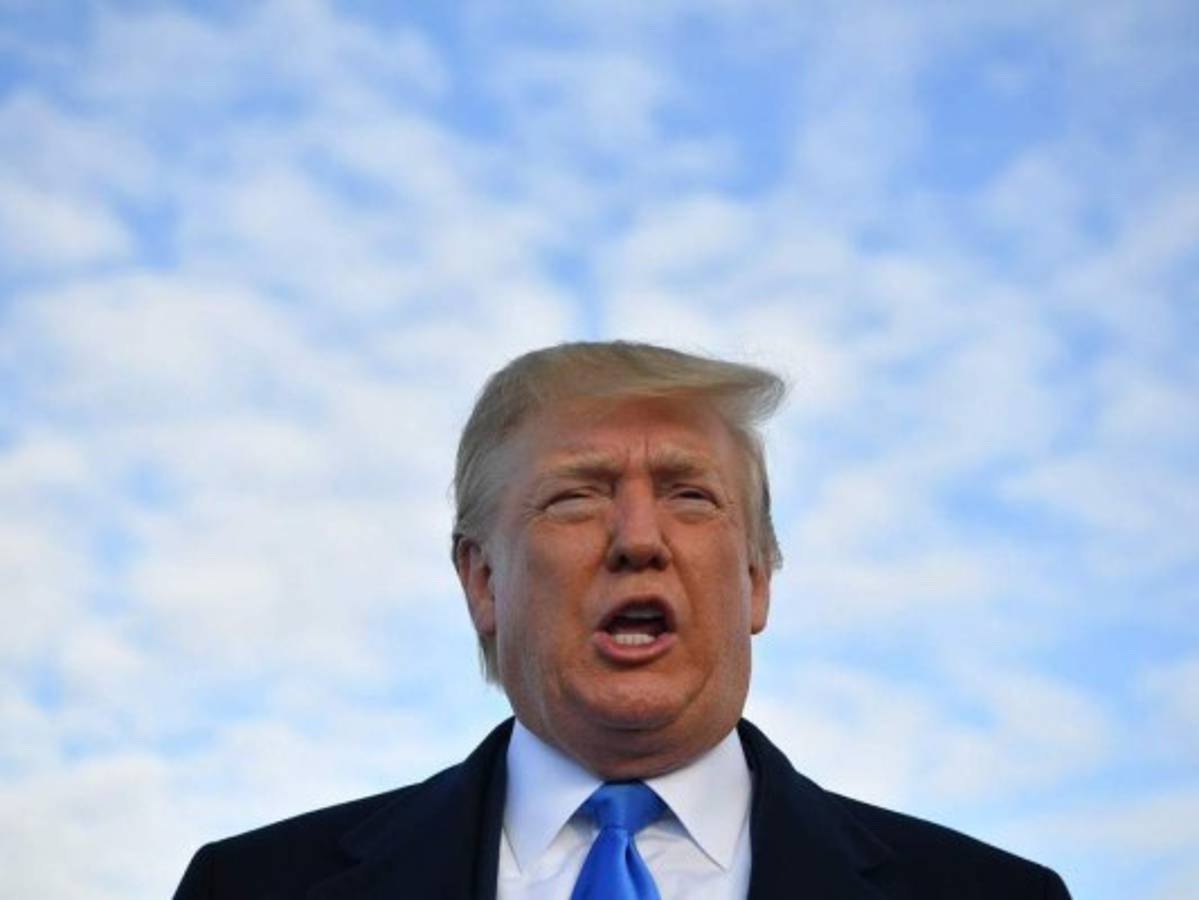 Trump niega nuevo reporte de que ordenó a Bolton que presionara a Ucrania