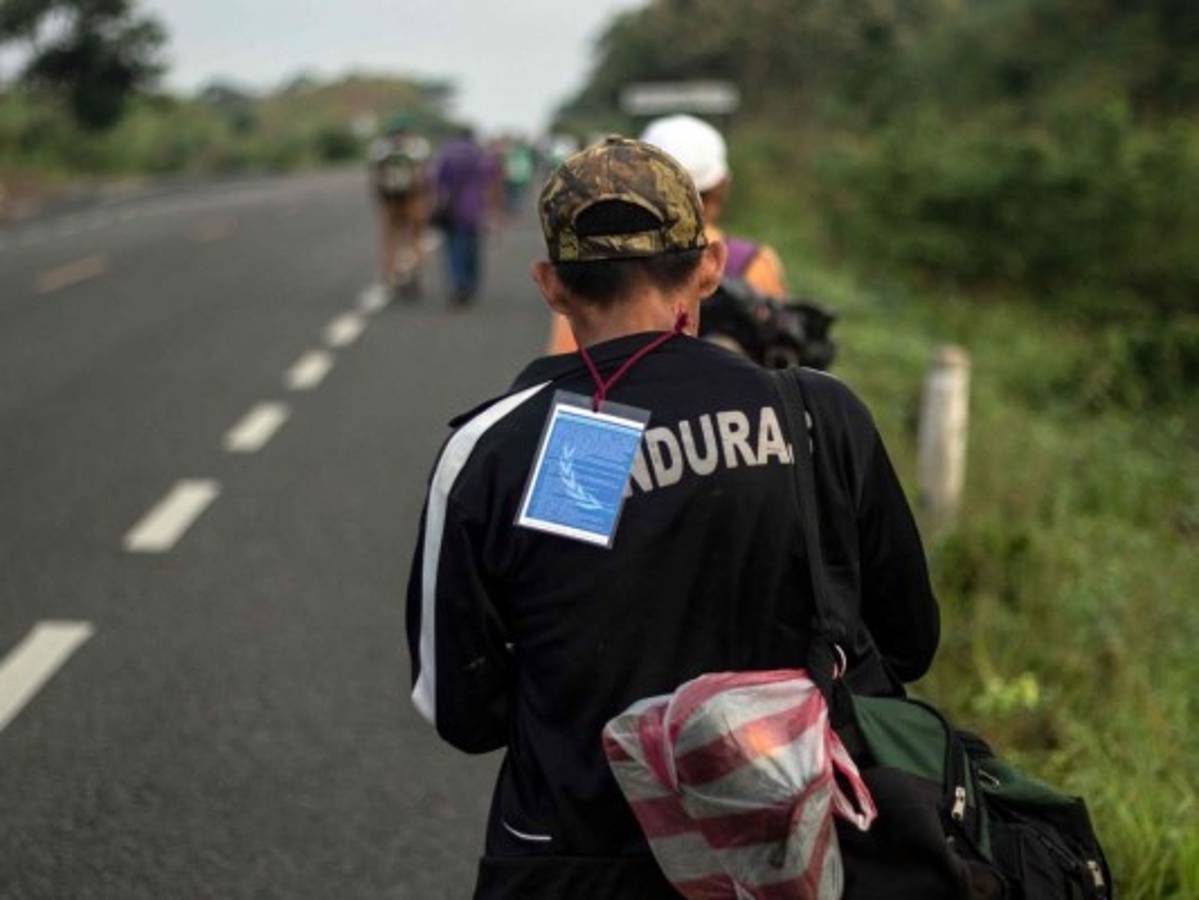 Donald Trump dice ahora que no habló de dispararles a la caravana de migrantes