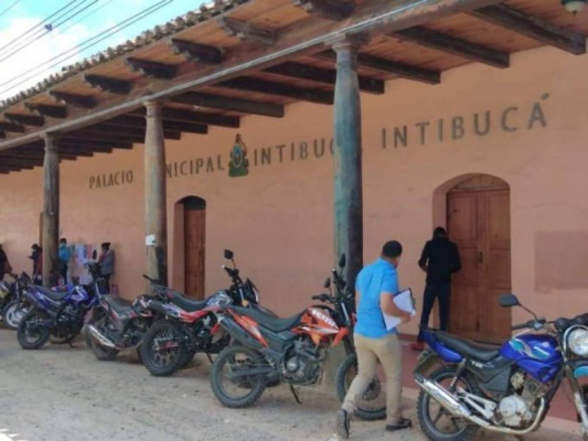 Investigan a regidor por supuesta corrupción en proyecto de electrificación en Intibucá