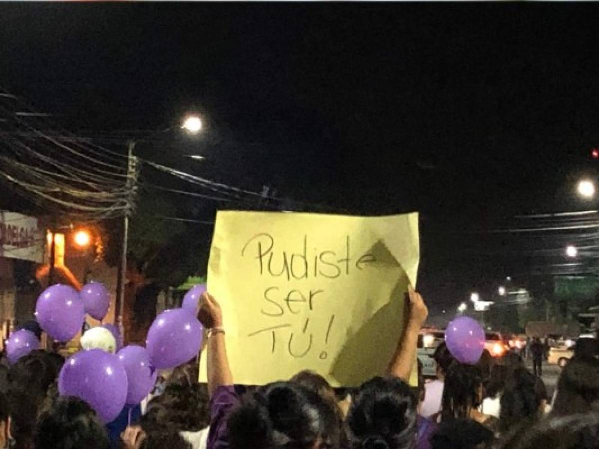 Con masiva protesta en La Ceiba exigen justicia para joven de 16 años víctima de abuso sexual