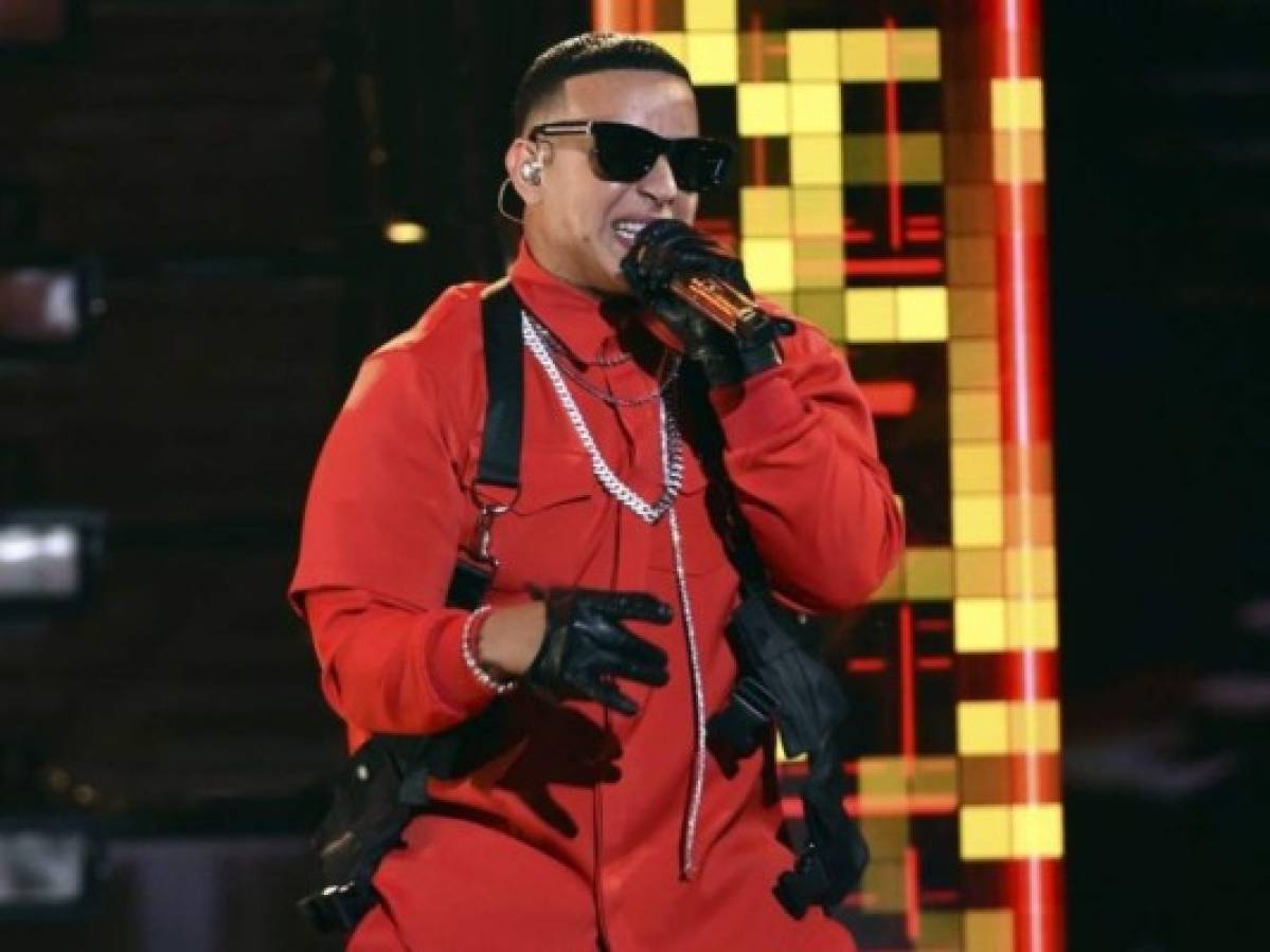 Daddy Yankee causa revuelo con el #problemachallenge y tú ¿ya lo intentaste?