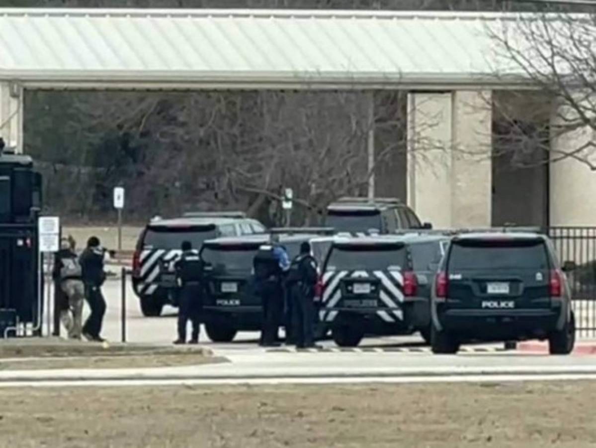 EEUU: Policía negocia una aparente toma de rehenes en una sinagoga