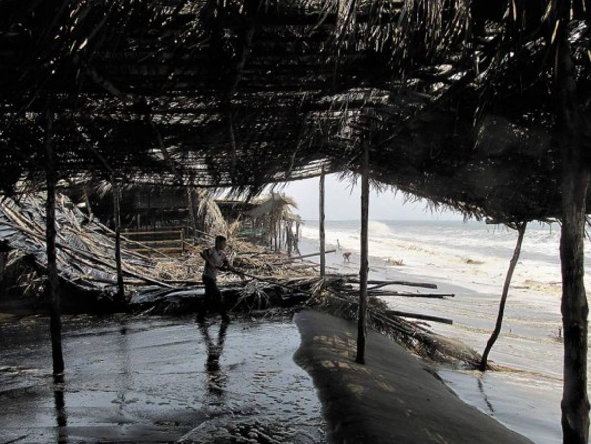 Marejadas amenazan el sur de Honduras