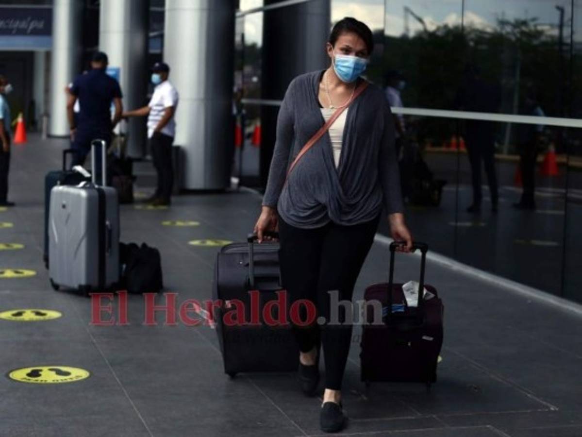 A finales de diciembre se espera que haya mayor tráfico de personas en las terminales aéreas nacionales. Foto: Emilio Flores/ EL HERALDO.